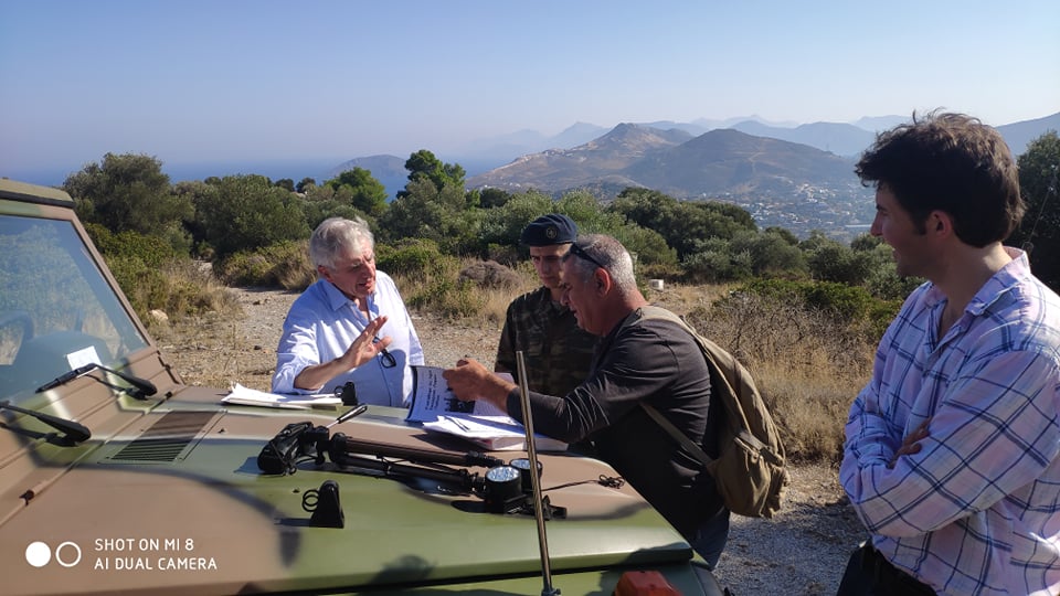 Major-General Jeremy Phipps with local history enthusiast Francesco Di Pierro on Meraviglia Hill.