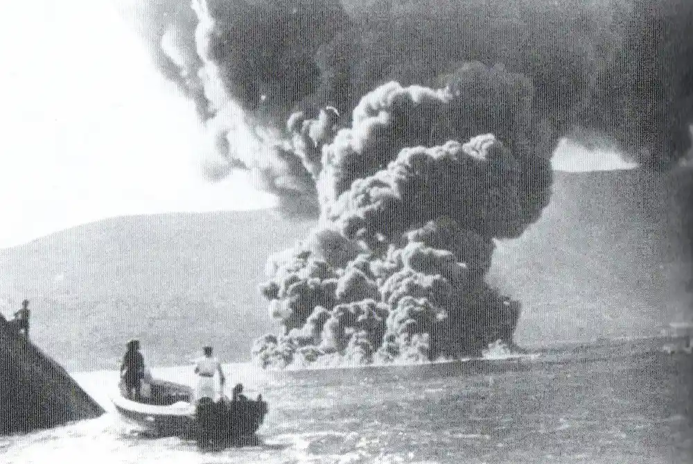 The sinking of the destroyer Vasilissa Olga-Leros